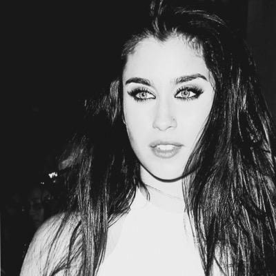 ► ι ωαит тσ вє иσямαℓ.. ∫ Social Anxiety ∫ Avoidant Personality Disorder ∫ #FantasyMadnessRP ◄