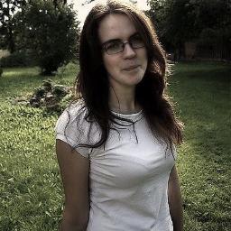 An Author, who writes with passion and respect. Hopeless romantic, little pocket poet (L) Wattpad author