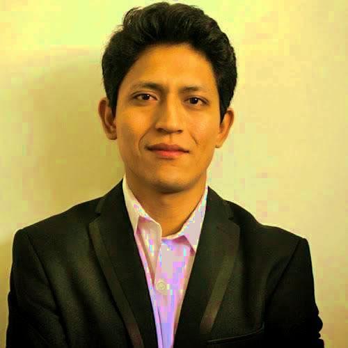 Digital Marketing Consultant, New Media Specialist and Journalist specializing in Plastic Surgery and Aesthetic Medicine.