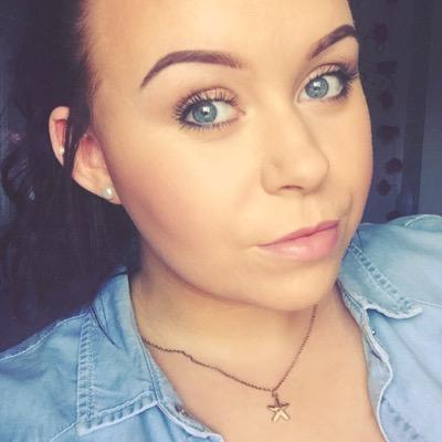 23 | Taurus | Singer/Songwriter | Blogger | Dogmama | Photographer | PRfriendly