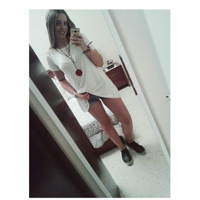 andreaaherrero's profile picture. 19.Disfruta el momento.