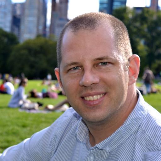 Ensino a construir patrimônio de forma simples e a superar a falta de disciplina nos investimentos.