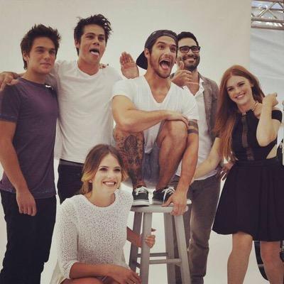 RpgTEEN_WOLF's profile picture. RPG Teen Wolf , les persos pris sont des les favoris
Rpg : On . Inscriptions: On