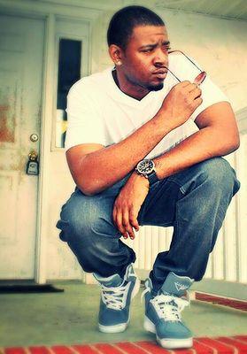 hello twitters, I am John aka Ambitiouz Rnb Moe here to share with you my life story, music and entertainment. For booking email : jonmoemrrnb@gmail.com