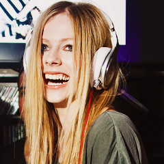 supporting my professional Rocker @AvrilLavigne
