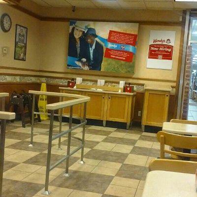 lainebowles's profile picture. searching internet for fun