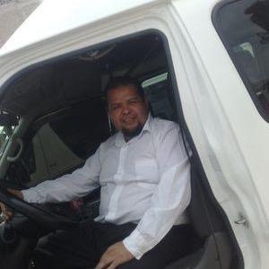 Para ser una gran taxista tienes que ser amable y carismatico con la gente, y yo soy exactamente esa persona