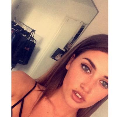 chloeatkinss's profile picture. 