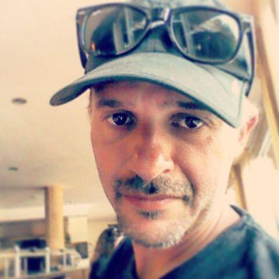 Sé cada vez más, sobre cada vez menos, hasta llegar a saberlo todo sobre nada.
Invierto tiempo en traducir datos en conocimiento con la suficiente abstracción
