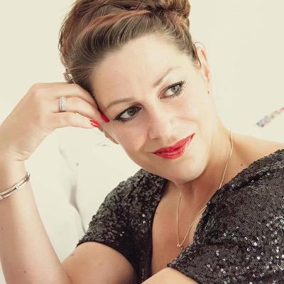 Founder of Beauty Beyond Needles. Tropic Skincare & Beauty Ambassador & hypnotherapist.