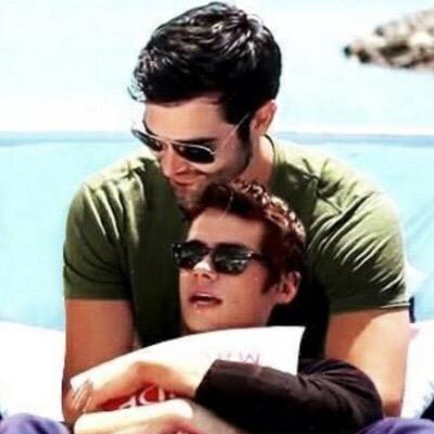 ✿Werewolves don't say 'I love you', they say 'I'm going to rip your throat out with my teeth' and I think that's beautiful✿
