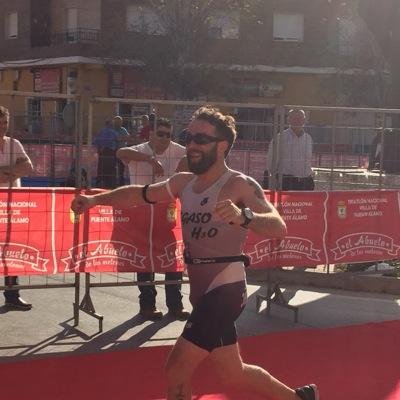 Ingeniero indignado, muy indignado. Aficionado a la bici, nadar , correr.... Triatleta.