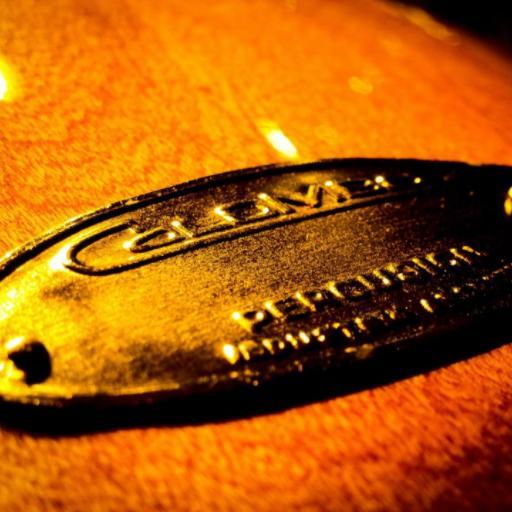 Colombo Percusión es una marca registrada con mas de cincuenta años de trayectoria en la fabricación de instrumentos musicales de percusión.