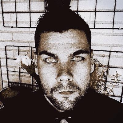 Radi_12's profile picture. Todo lo que soy se lo debo a mi familia y al rap.