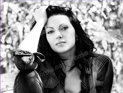 lydia_lcarter's profile picture. Alpha wolf. the only job you start at the top at is digging a grave.