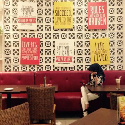 riskaydna's profile picture. 