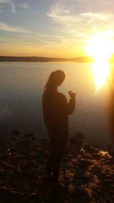 MarthaVoizin's profile picture. Remember to put the glass down.
You don't know shit until you've met the fam♡