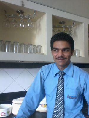 jahangiebader65's profile picture. belliw me