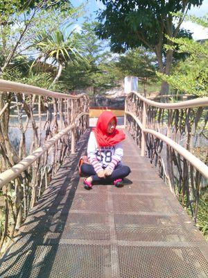 NadyahNaima's profile picture. Ig : ndyhnaima                                                                            Line : nadyahnaimaa