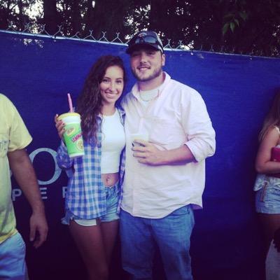 Them ole phones ain't no good around here so hit the power off button, go on and getchu a beer 🍻