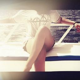 LeeWeronika's profile picture. 