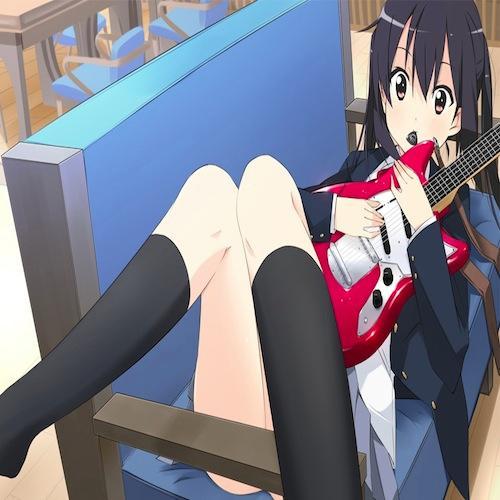 桜が丘高校2年1組 けいおん部でギターを担当している中野梓です!優しい先輩方と毎日楽しくやってます!良かったら仲良くしてくださいっ!