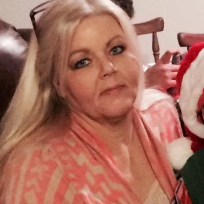 lisakh44's profile picture. 