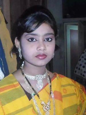 I am new house wife 13 april2015 or meri age 24 h or fake  wale door rhe