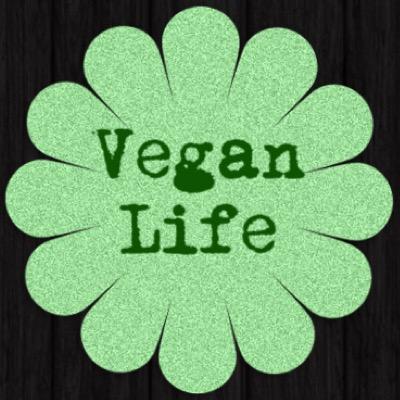welcome to a vegan, feminist, and body positive account!