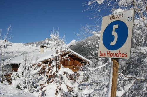ChaletPrarion's profile picture. Luxury Chalet Prarion in the exclusive ski area of Les Houches in the Chamonix Valley. The best Ski In Ski Out chalet Chamonix.