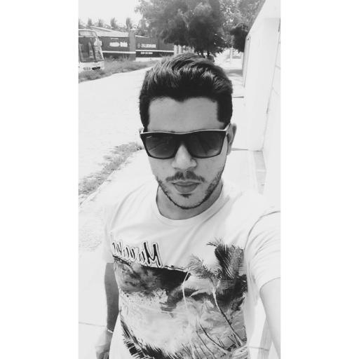 BIPOLAR TRIFÁSICO e PSEUDO-INTELECTUAL, Little Mons†er, impulsivo, chato e feliz. AMO a @Anitta e sou viciado em Harry Potter. ⚡️