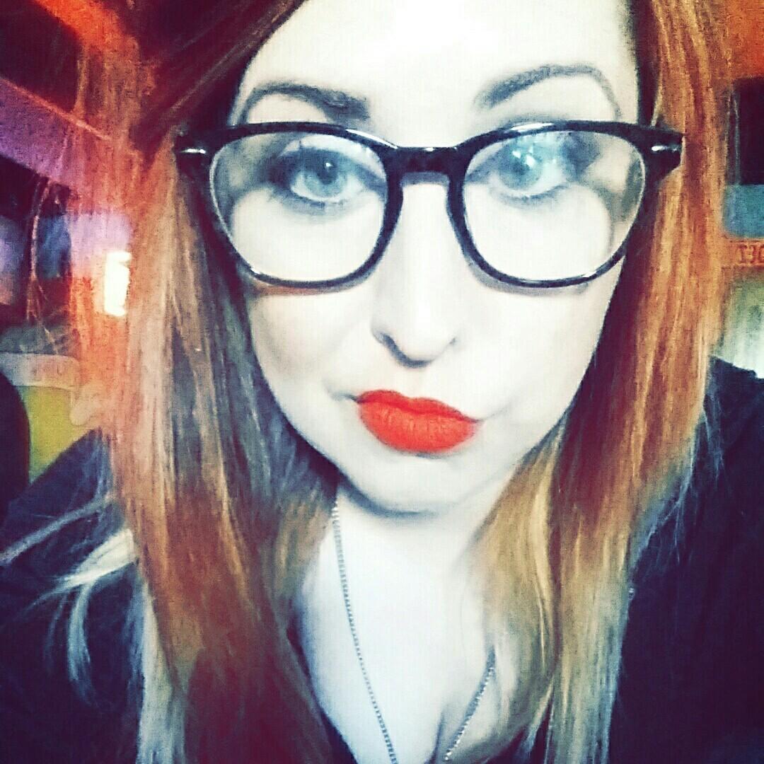 RobinUssher's profile picture. i don't even know my own story.