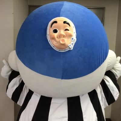 三重県四日市市のマスコットキャラクター こにゅうどうくん だよん。 パパは、日本一大きなカラクリ人形「大入道」。まだ子どものボクは、パパみたいに首をのばすことはできないけど、舌はべぇ〜ってのばせるんだ！身長とか成績とか寿命とか•••のばしたいお願い事をして、ボクののびる舌に触るとお願い事が叶うと言われてるよん！