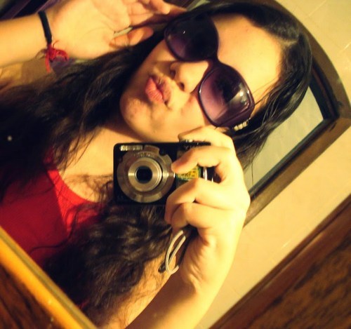 LarissaMoraesL's profile picture. 