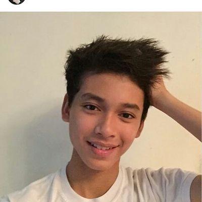 AryantiAd's profile picture. 