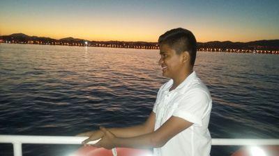 alejand10081887's profile picture. 