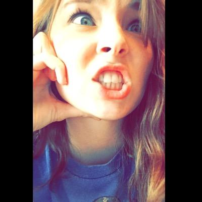 LittleSara28's profile picture. :)