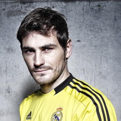 34: portero del Real Madrid amigo de sergio Ramos el como un hermano mi chica y mi niño lo mejor que tengo Siempre sonriendo
