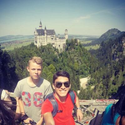 romvhvj's profile picture. 