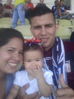 Padre y Esposo, Oficial Agregado de la Policía Municipal de San Diego, estudiante de DERECHO en la UJAP,  Amante del futbol, Hincha de Carabobo fc.