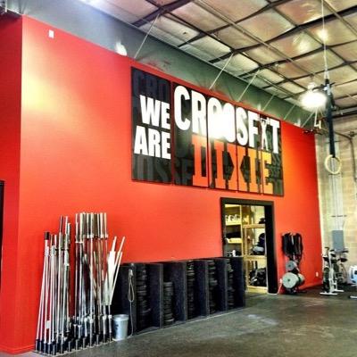 Come workout with people who motivate each other and encourage success - #crossfitdixie