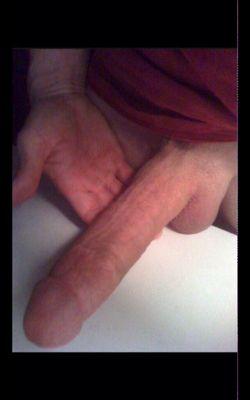 message me for retweets or whatever
I'm 18 and like younger and older girls so message me ;)