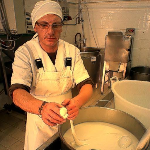 casaroesperto's profile picture. produzione mozzarelle e formaggi