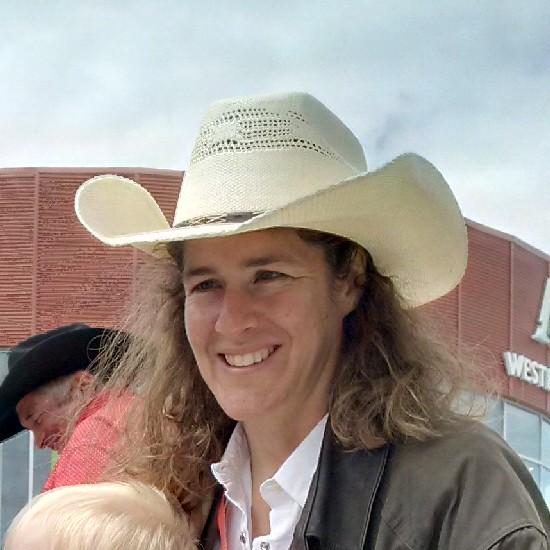Ecologist, Horse woman, Mum of two, lover of nature. Entrepreneur x 2.