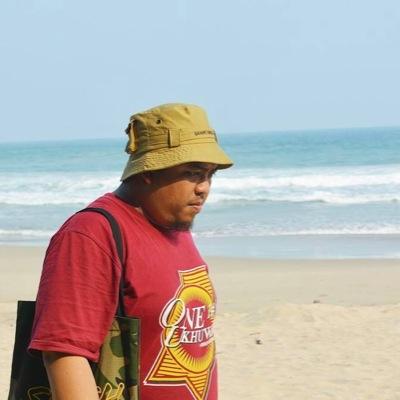 thisis_iza's profile picture. micro tengkulak - sangraier kopi amatir - business enthusiast - hobby complex