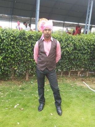 आयुष्य हे असे फुल आहे कि त्या फुलातिल मध म्हणजे प्रेम...........