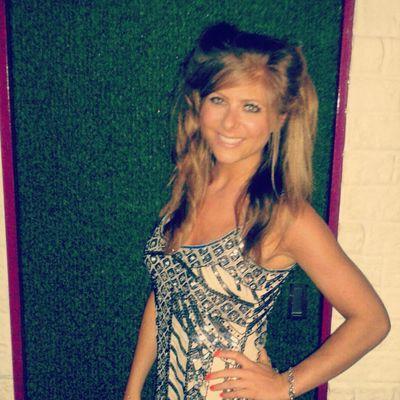 Freelance Beauty PR💋💄💅
Fluent in emoji👱
Never fully dressed without a smile😊