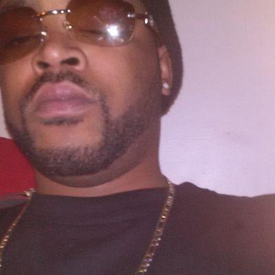raised in ypsilanti ima bussiness man/anything else i wanna be. lets get it!