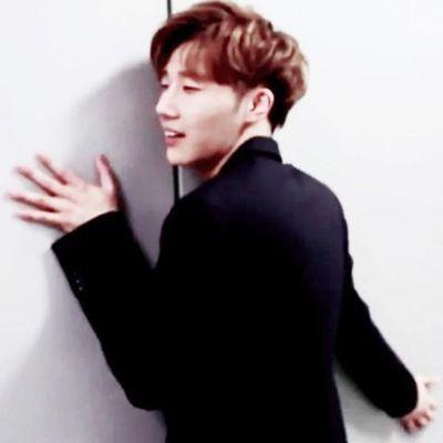 best twitter memberplay fam #sh1ne I'm not real Sungkyu of INFINITE. this acc is just memberplay. so don't follow me plz. his real twitter account : @kyuzizi