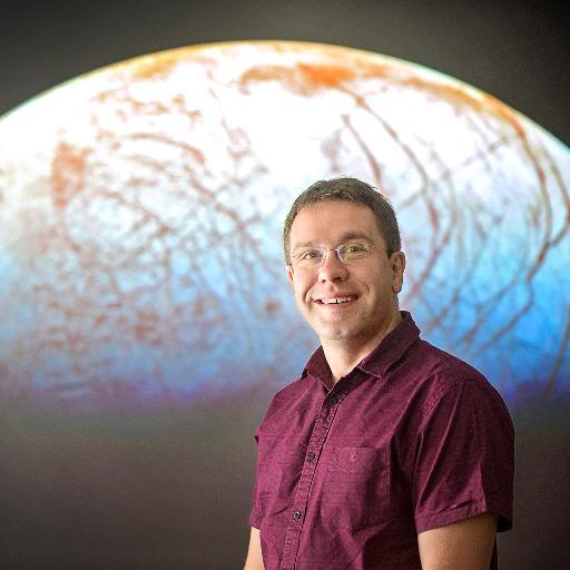 Astronomer and astrobiologist at the University of Southern Queensland. I research Exoplanets, our Solar system, and habitability, among other things...  He/Him